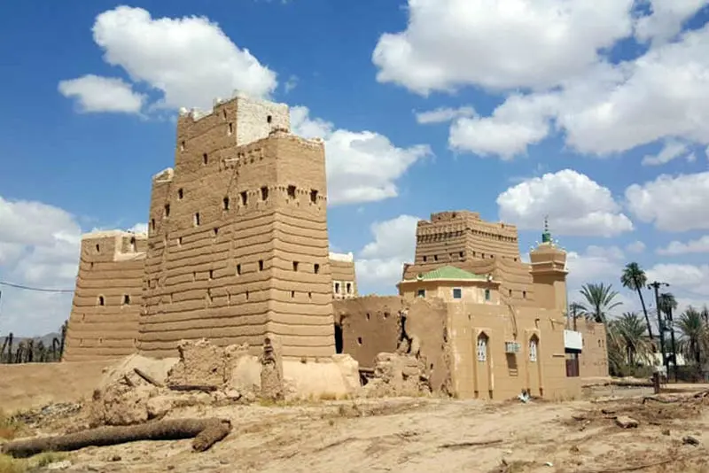 Al Ukhdood Archaeological Tour