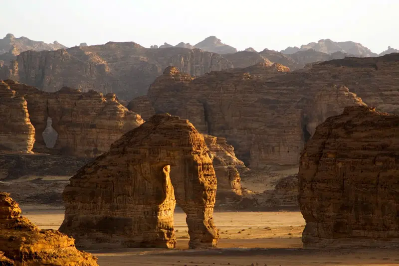Elephant Rock & Old Town Tour in Hegra